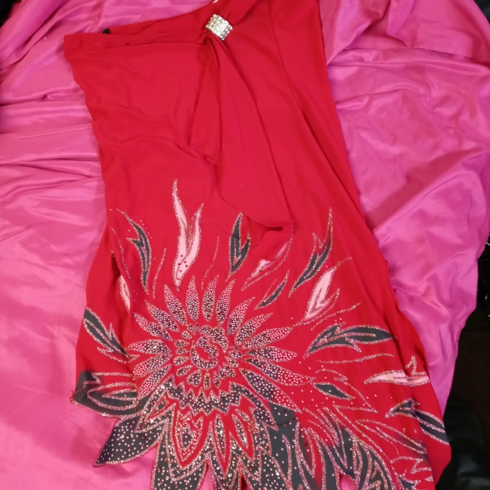 one side over shoulder shirt